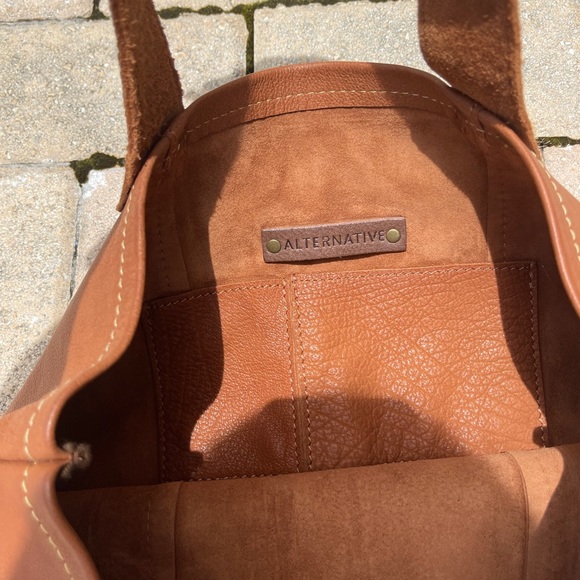 Tote - Picture 3 of 3